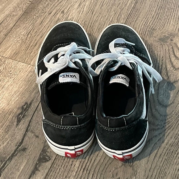 Vans - Picture 2 of 3